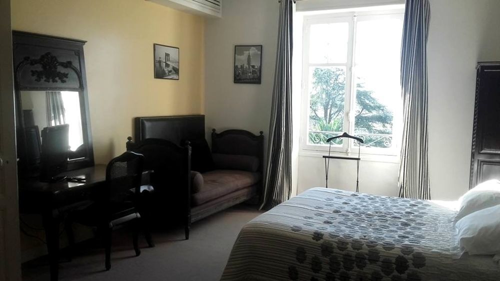Hotel La Villa แซ็ง-ปิแอร์-เดรูเบอ ภายนอก รูปภาพ