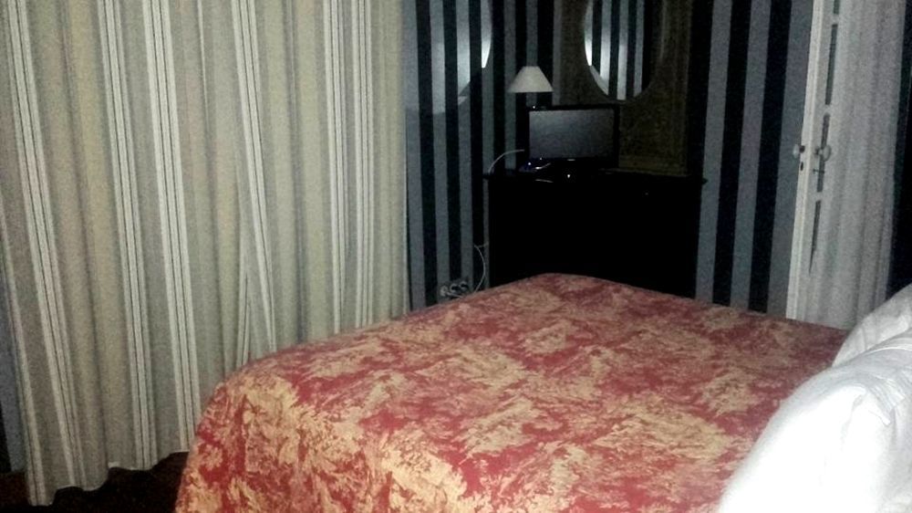 Hotel La Villa แซ็ง-ปิแอร์-เดรูเบอ ภายนอก รูปภาพ