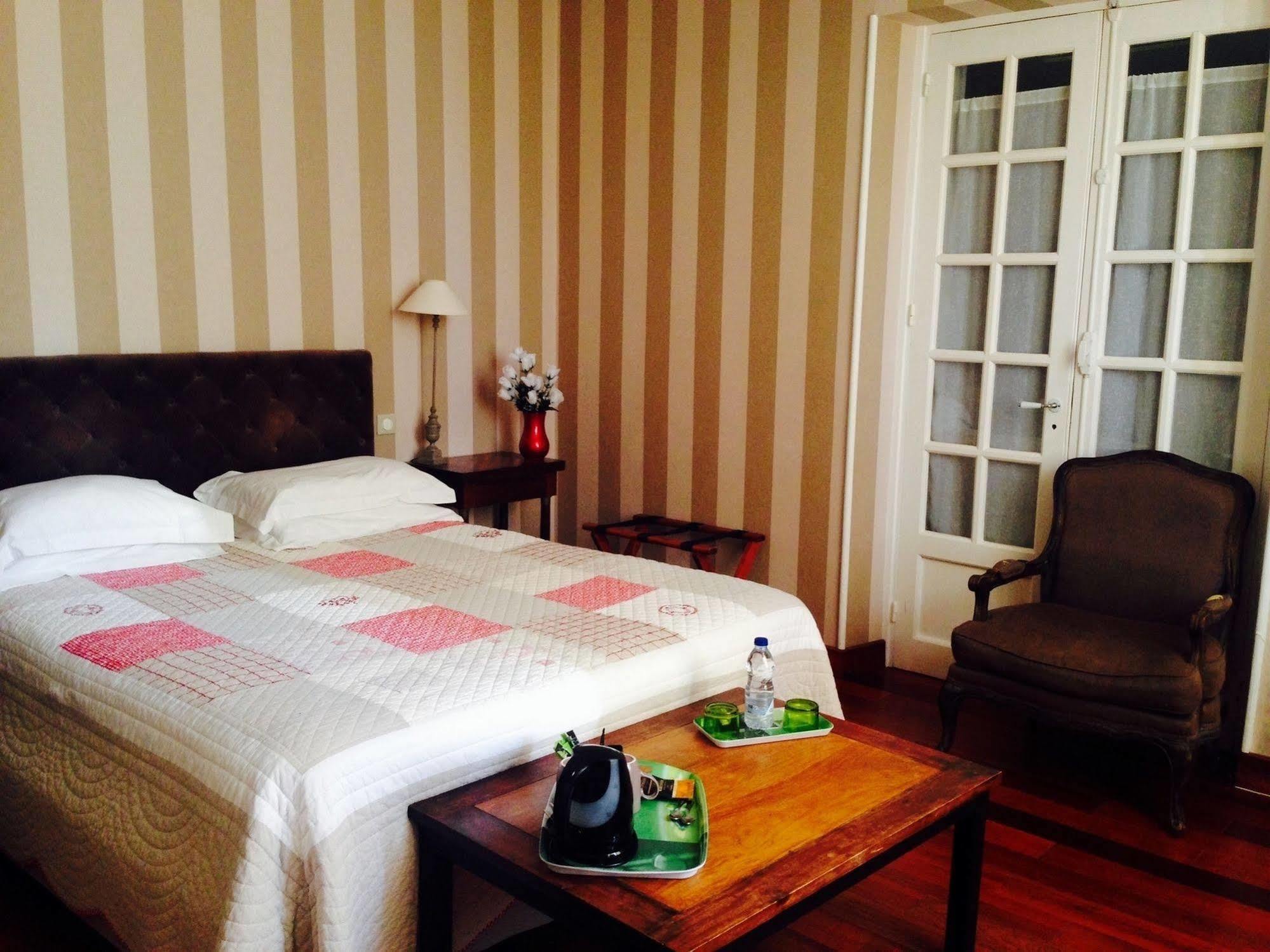 Hotel La Villa แซ็ง-ปิแอร์-เดรูเบอ ภายนอก รูปภาพ