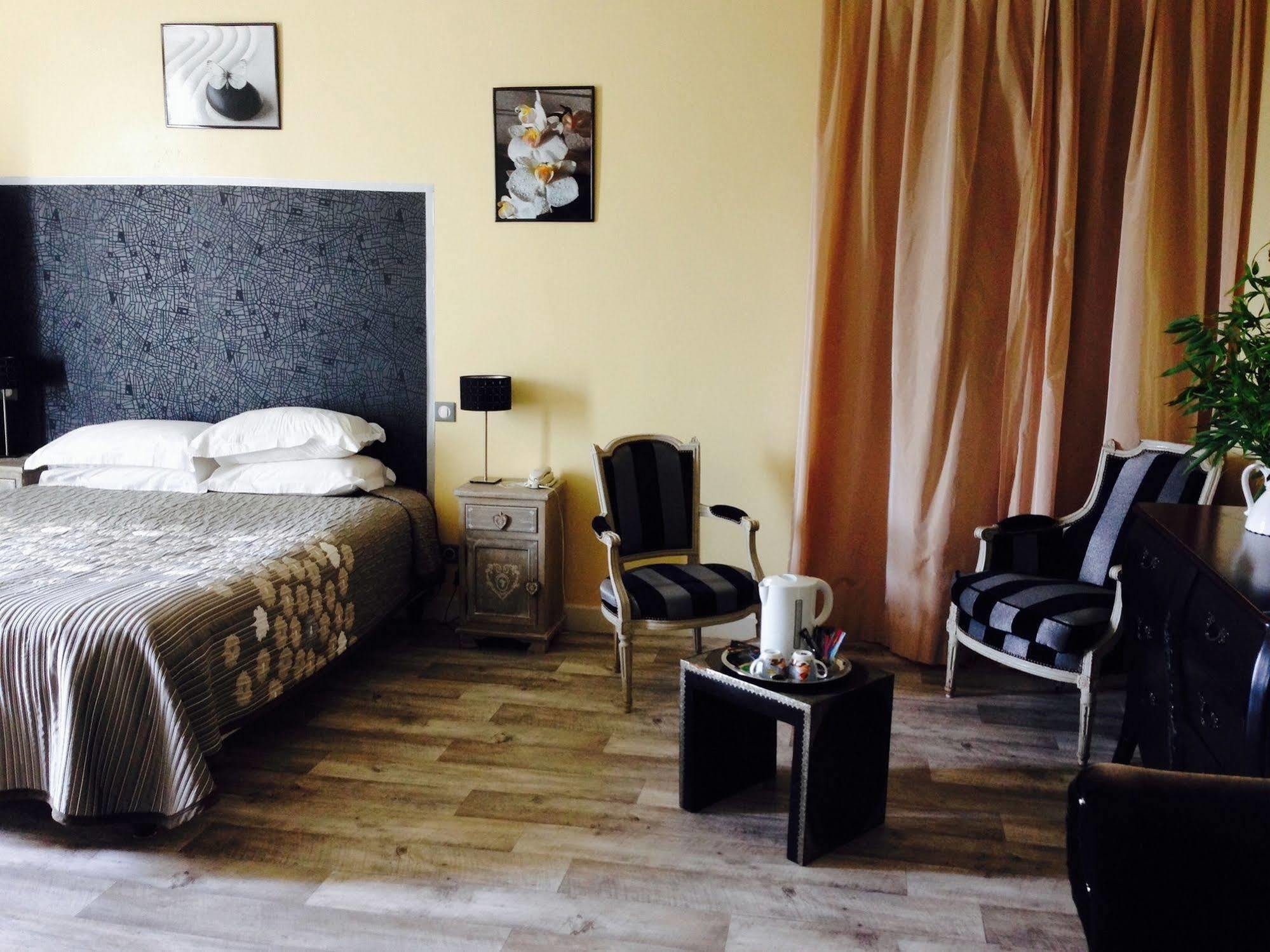 Hotel La Villa แซ็ง-ปิแอร์-เดรูเบอ ภายนอก รูปภาพ