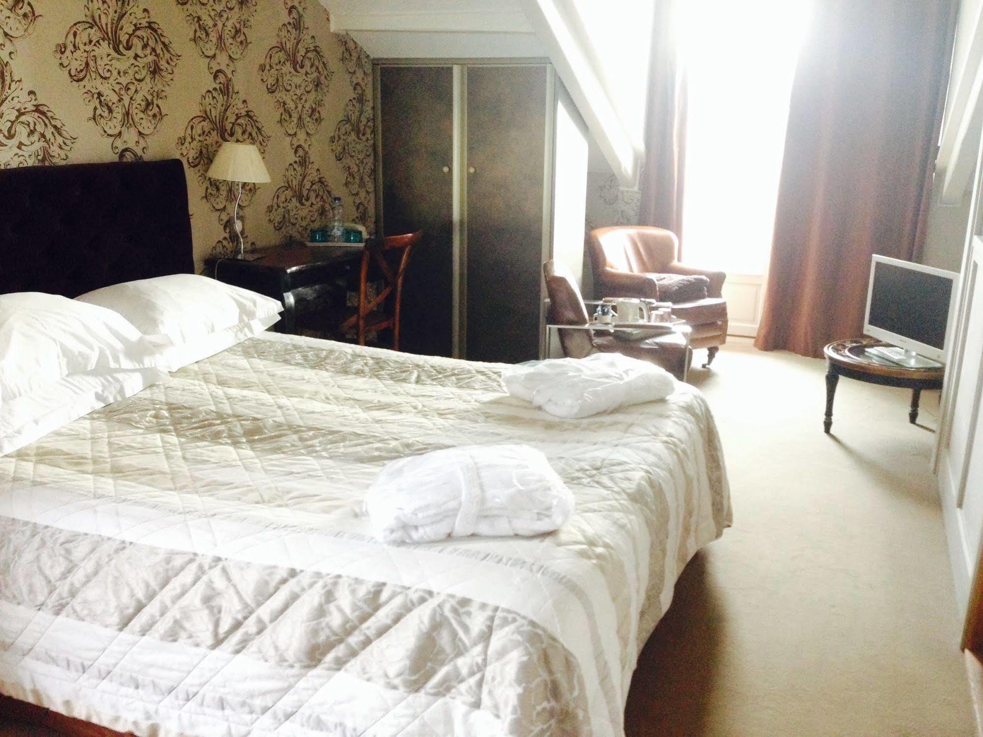 Hotel La Villa แซ็ง-ปิแอร์-เดรูเบอ ภายนอก รูปภาพ