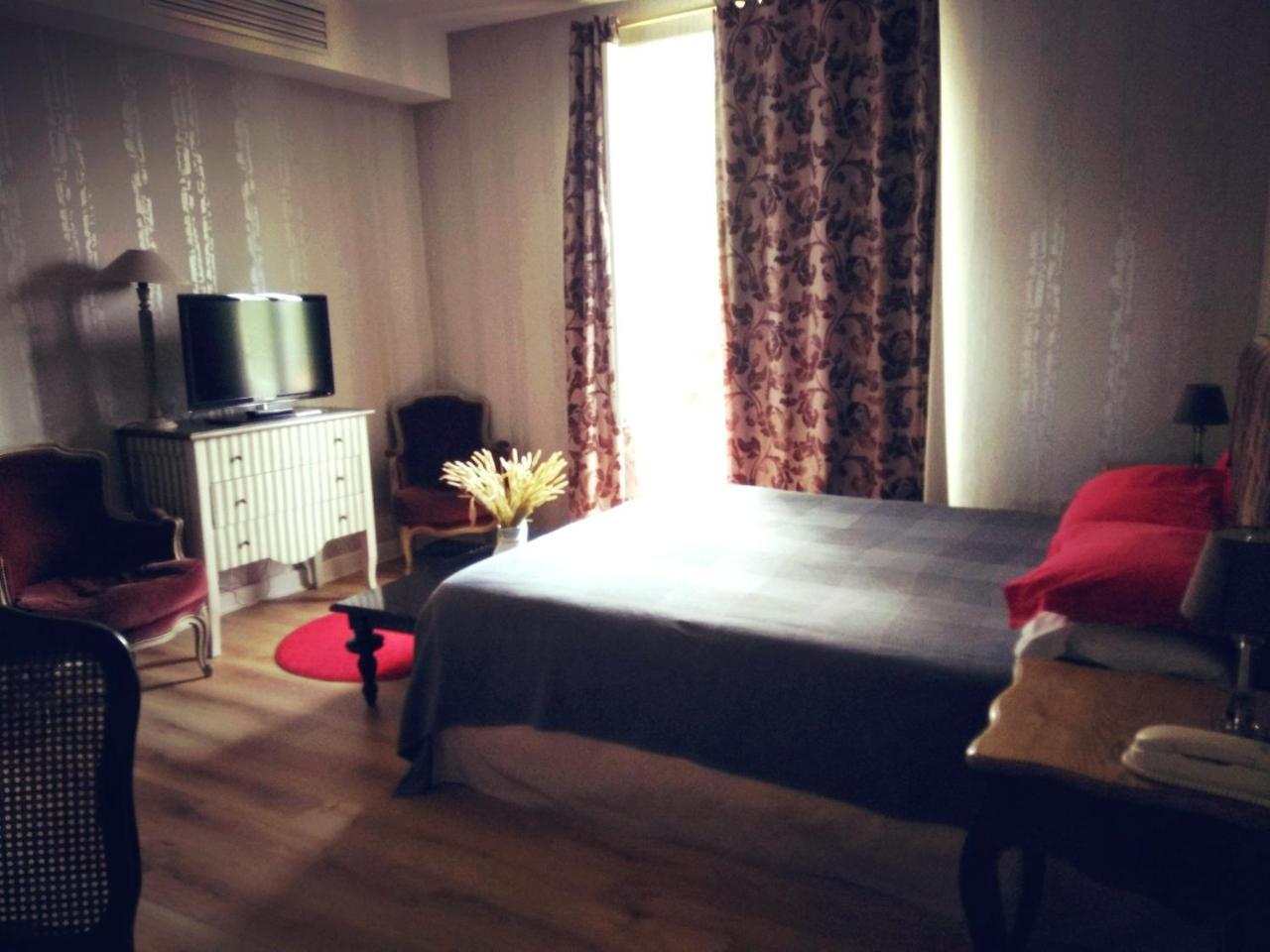 Hotel La Villa แซ็ง-ปิแอร์-เดรูเบอ ภายนอก รูปภาพ