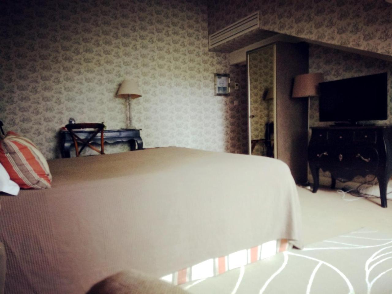 Hotel La Villa แซ็ง-ปิแอร์-เดรูเบอ ภายนอก รูปภาพ